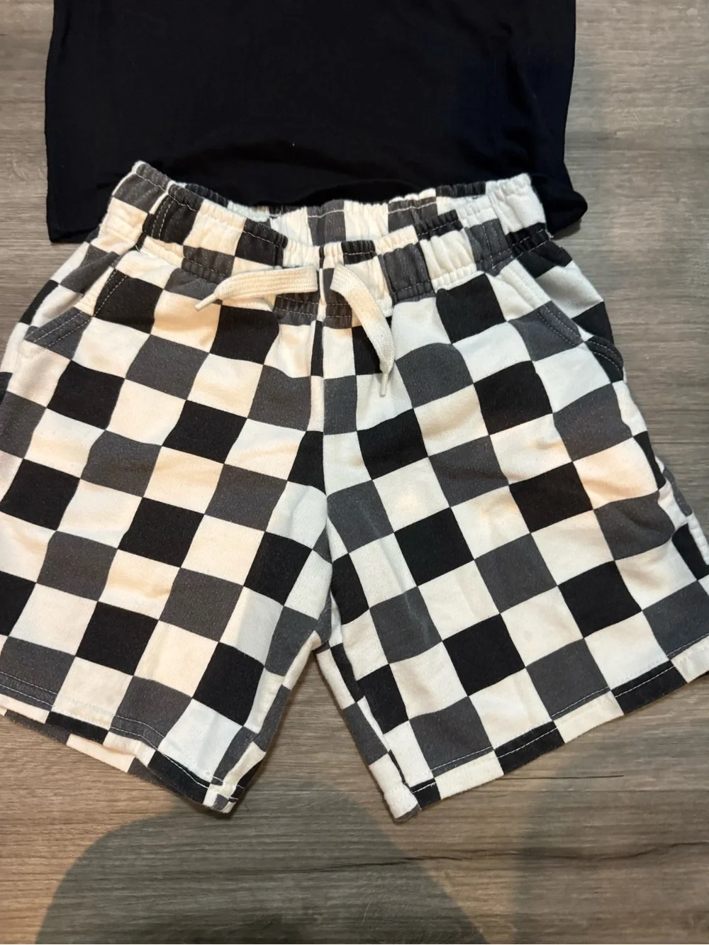 Gap Goodyear shirt & Cat & Jack Black and White Checkerboard Shorts sz 6-7